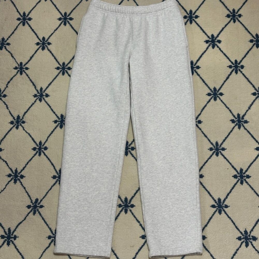 Aritzia Cozy Sweatfleece Mega Straight Sweatpant - Heather Chrome Grey